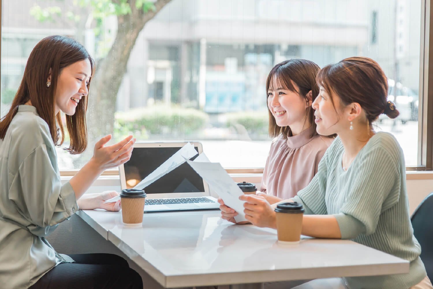 留学後も安心の就職サポート！語学＋専門性で豊富な進路