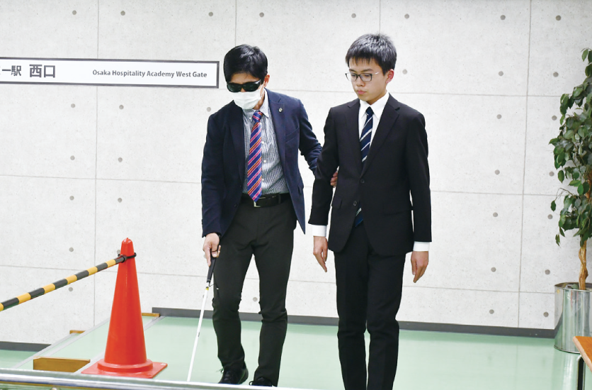 現場のプロが審査する「駅接客サービスコンテスト」01